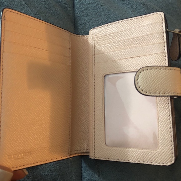 Coach purse and wallet - Picture 4 of 7